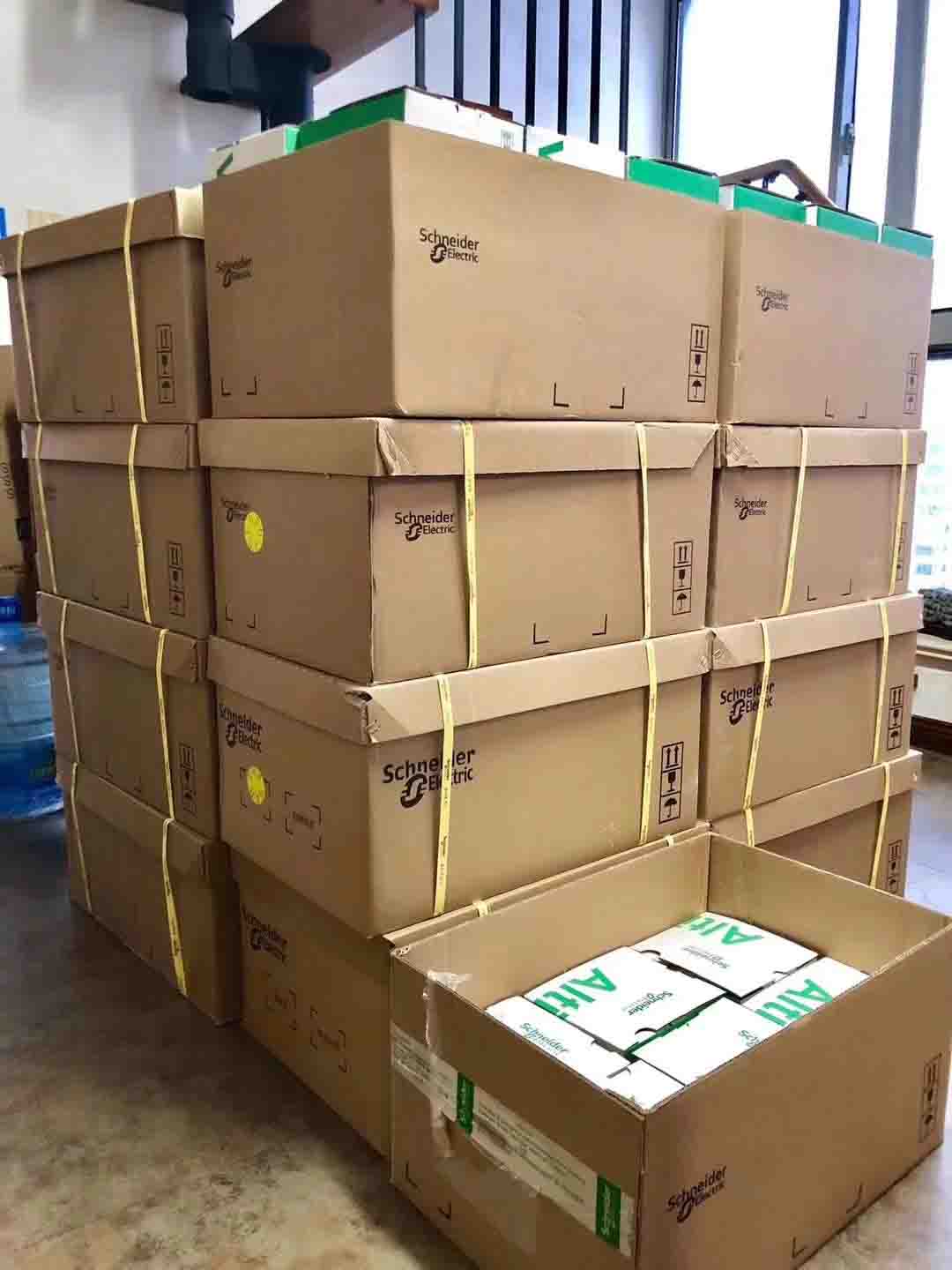 ATV320U22M2C Schneider Variable speed drive 2.2kW Brandy Original Factory Sealed New