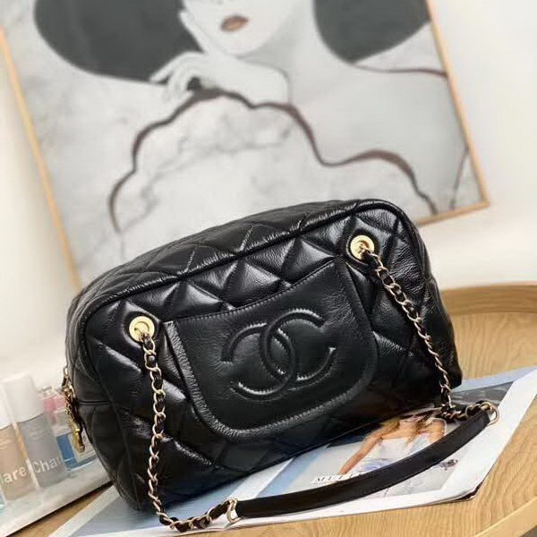 【原版皮】香奈儿/Chanel 保龄球购物袋，简直是一款完美百搭包，采用进口皱纹牛皮，超级柔软细腻，皮质独特，纹络更显高档质感，款号：AS8315