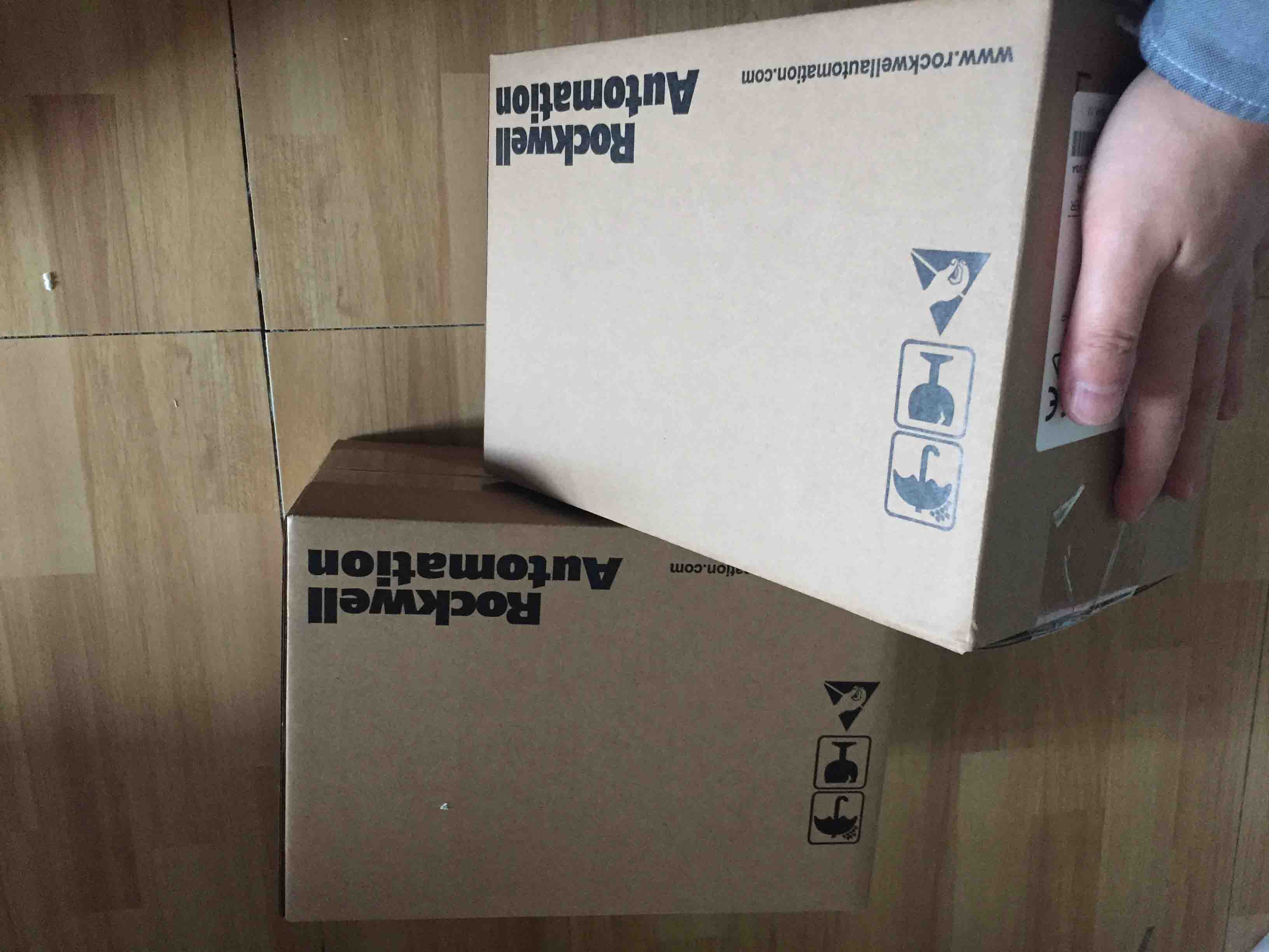 22B-B8P0F104 Allen Bradley PowerFlex 40 1.5 kW (2 Hp) AC Drive