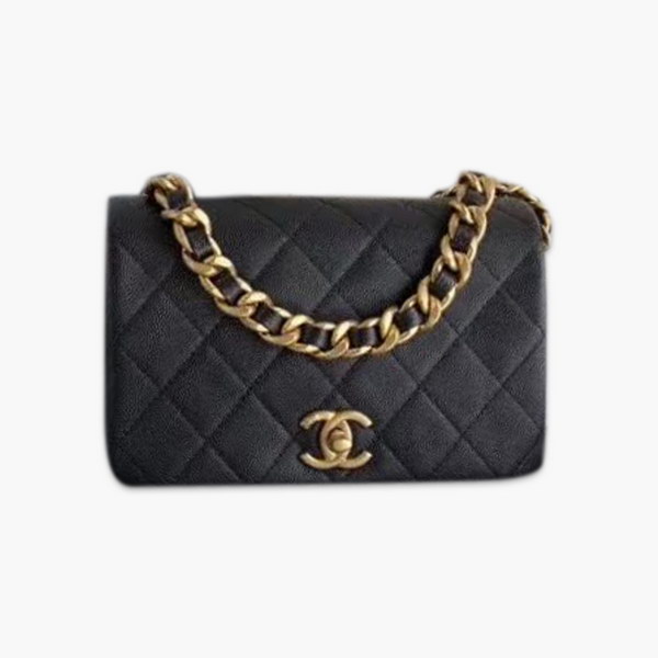 【原版皮】香奈儿/Chanel 新款口盖包，选用牛皮颗粒经过特殊工艺抛光，皮面略微亮闪闪，增加了耐磨度同时又超质感，经典的菱格纹设计，双C纽扣设计，19的皮穿金属粗链条，款号：AS1895