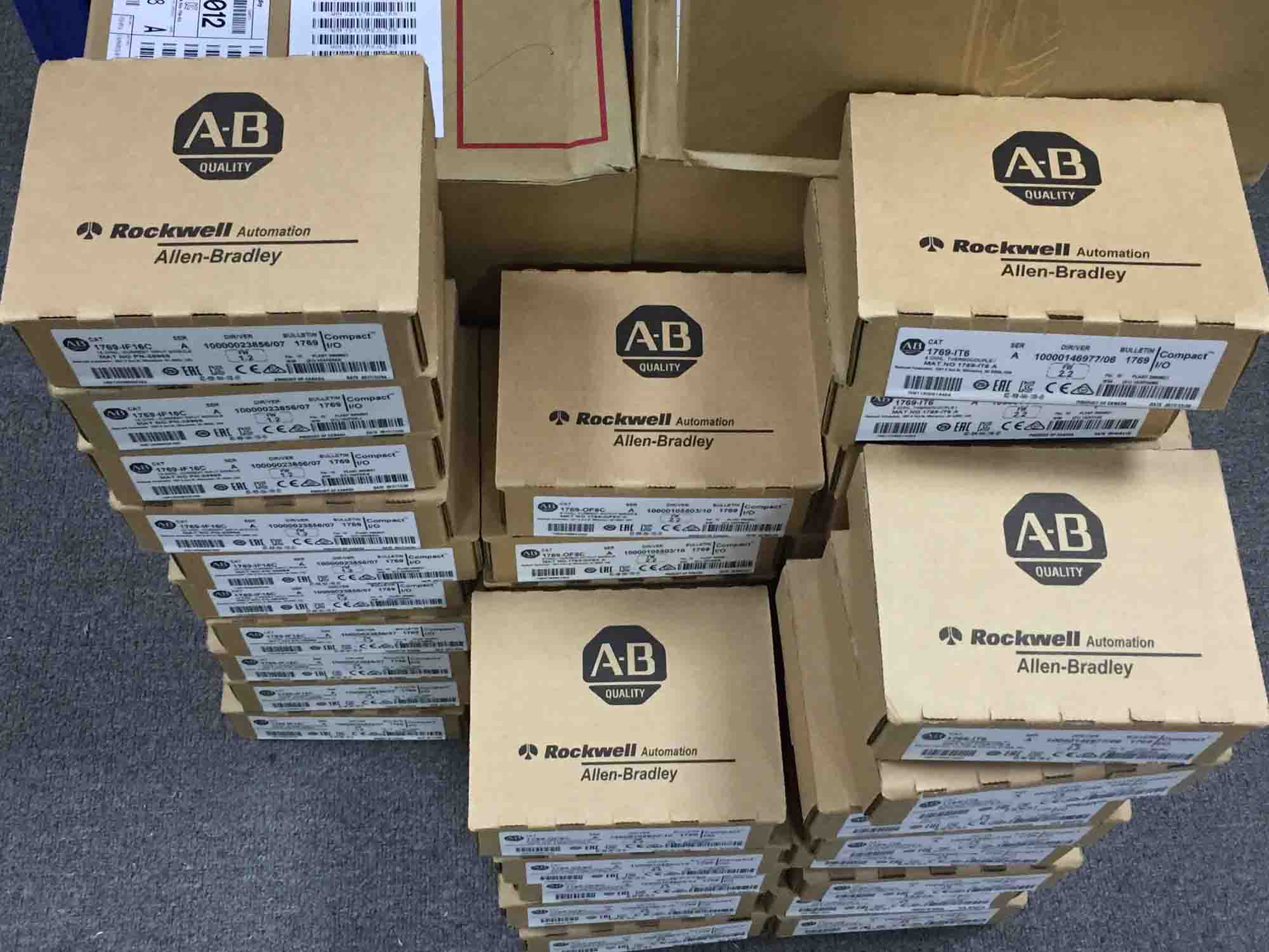 MPL-B330P-MJ72AA E Allen Bradley MP-Series MPL 480V AC Rotary Servo Motor