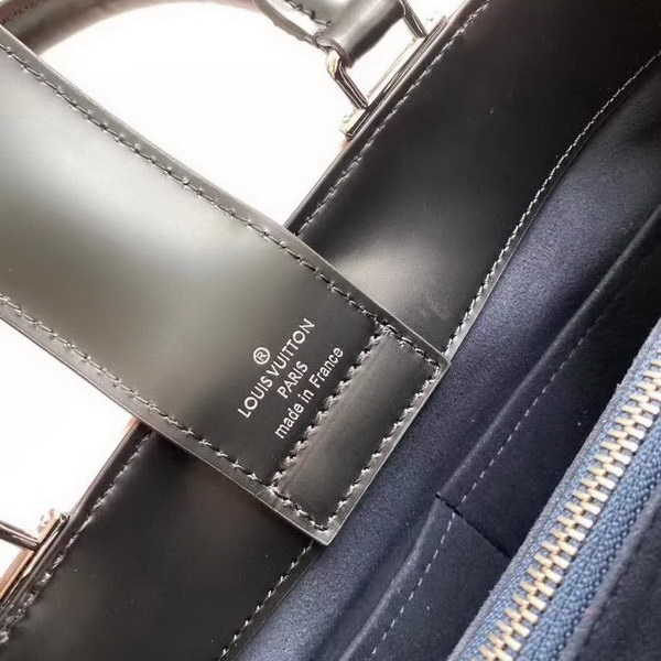 【原版皮】路易威登/LV 手袋，以Taurillon皮革勾勒挺括构型袋身，顶部手柄实现优雅手提，可拆卸肩带方便斜挎，款号：M51333