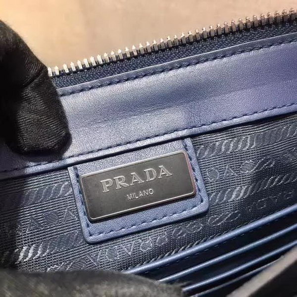【原版皮】普拉达/Prada 男士手包，采用小牛皮材质，充分呈现充满现代感和阳刚之气的迷人魅力，颇具功能性，非常实用，款号：2VF018