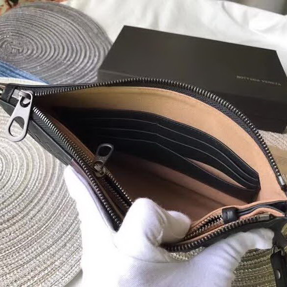 【原版皮】宝缇嘉/Bottega Veneta 手包，经典爆款，选用打蜡牛皮裁制而成，点缀刺绣格纹图案，款号：30629