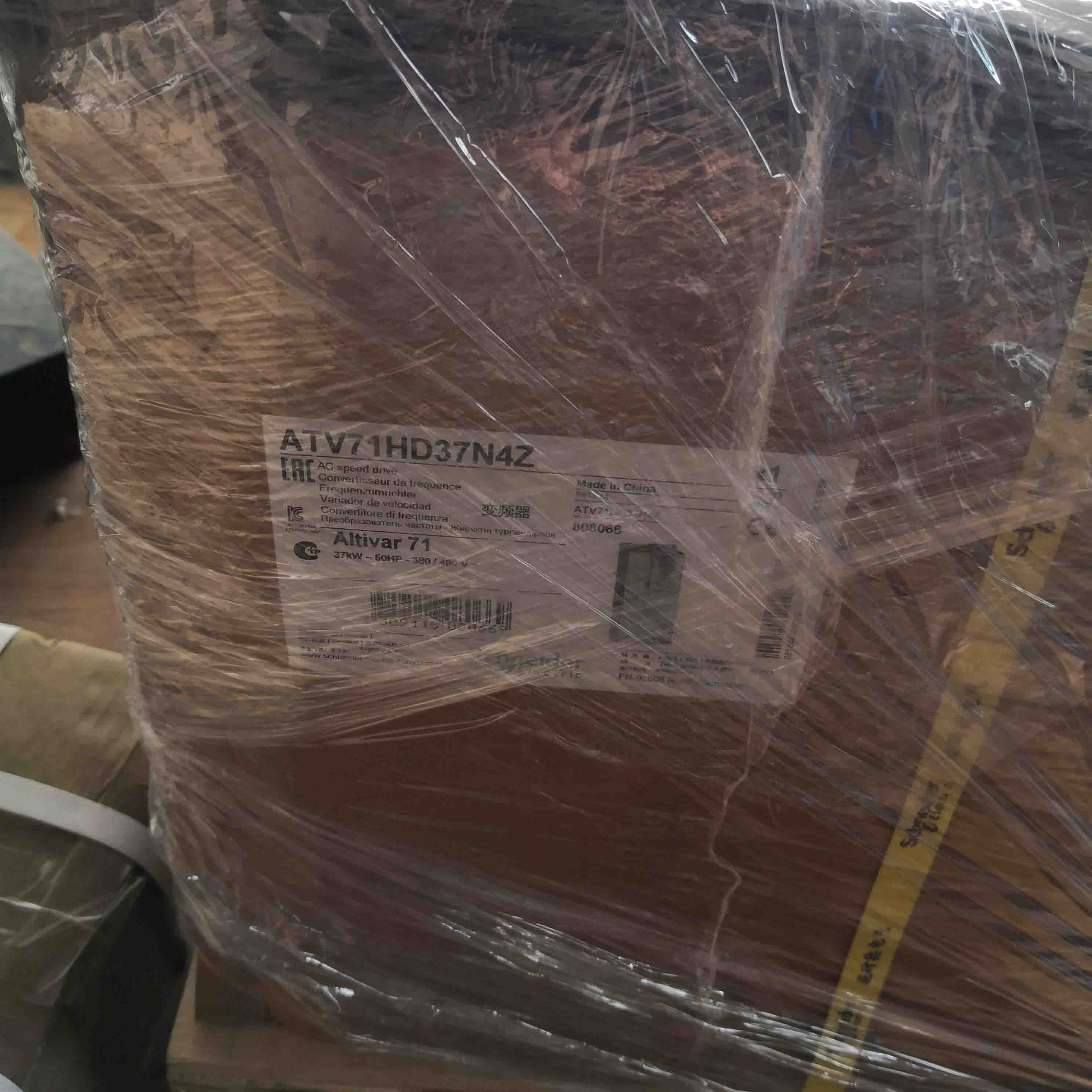 ATV71HD37N4Z Schneider Variable speed drive ATV71 - 37kW-50HP Original Factory Sealed New