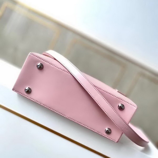 【原版皮】路易威登/LV 手袋，以Taurillon皮革勾勒挺括构型袋身，顶部手柄实现优雅手提，可拆卸肩带方便斜挎，款号：M51333