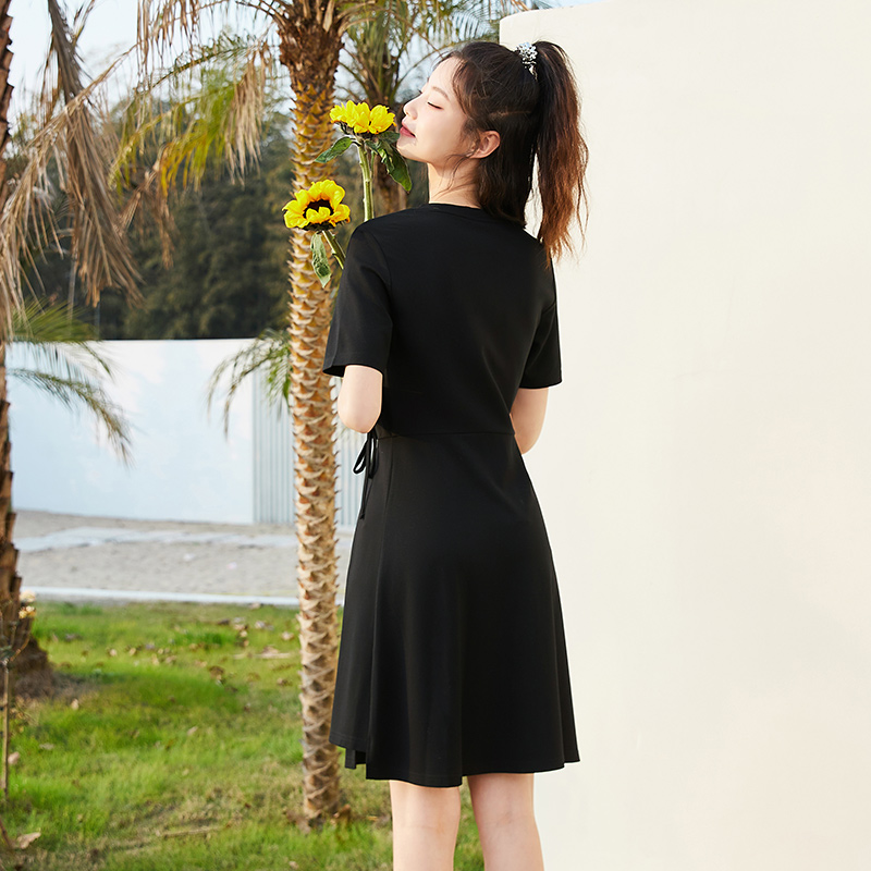 目目 four SEMIR Dress Women Careful Machine Design Sense Self-Cultivation 2022 Summer New Drawstring Sweet Embroidery Knitted Dresses