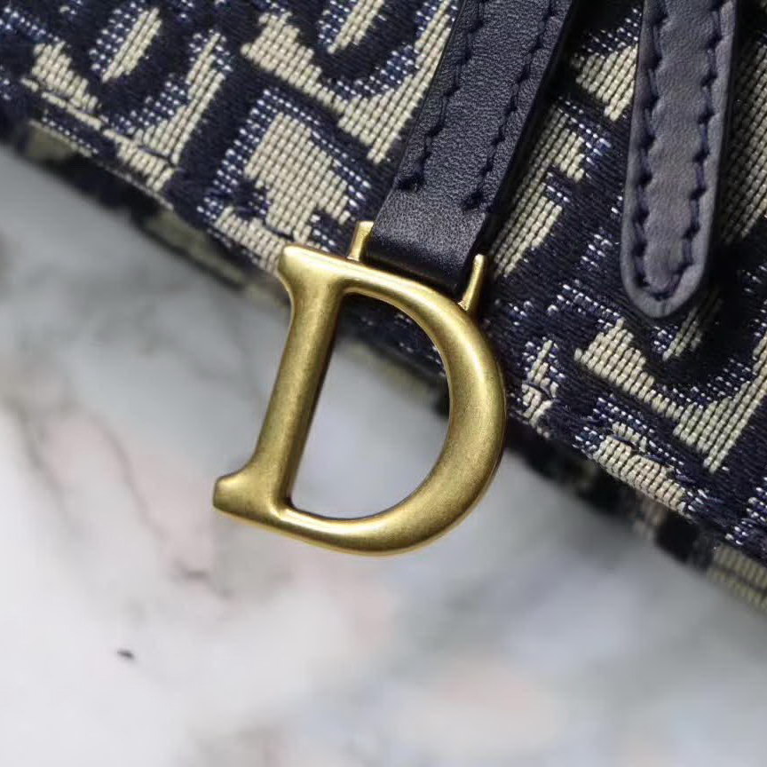 【原版皮】迪奥/Dior 马鞍腰包，选用Oblique提花帆布搭配同色系牛皮皮革裁制而成，搭配腰带，设计感十足，好用又时髦就属它