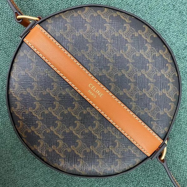 【原版皮】赛琳/Celine 圆饼包，时尚圈里的小可爱,高颜值，有点帅又加点可爱，肩带随意调节，尺寸小巧可随身携带，款号：100342