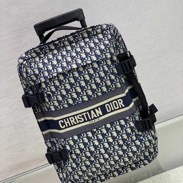 【原版皮】迪奥/Dior oblique 旅行箱，经典特制oblique老花布料自带高级感，因为是特制面料 所以箱子很轻，面料不会皱皱的哦，尺寸符合国际登机标准，容量颜值通通在线