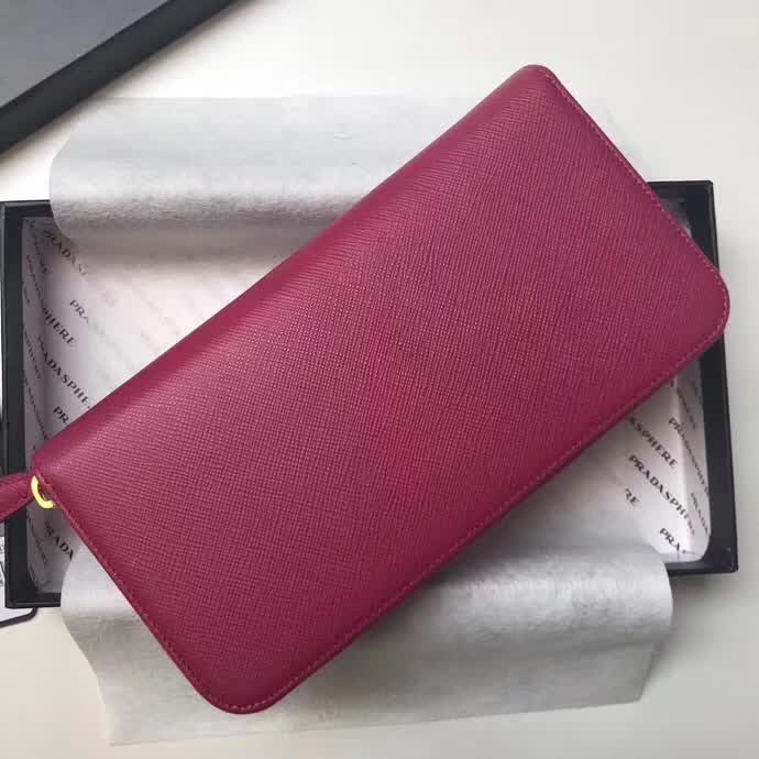 【原版皮】普拉达/Prada 拉链钱夹，选用十字纹小牛皮裁制而成，正面点缀金色散字徽标，尽显高档时尚，低调而又奢华，款号：1ML506