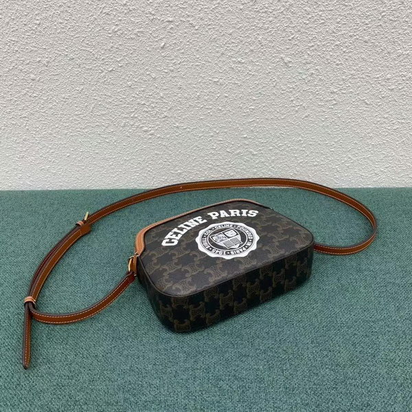 【原版皮】赛琳/Celine 老花系斜挎包，颜值爆表，整个包以凯旋门标志为主，包边以棕色为主围绕开口，焦糖棕色搭配老花添加了复古元素，款号：191522