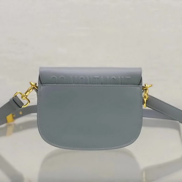 【原版皮】迪奥/Dior bobby 手袋，复古CD logo，硬挺的包身，五金做旧增加了复古感，不易磨损，采用光面牛皮革精心制作，饰以复古金色五金配件提升格调，柔软而富有质感，点缀有军装风格搭扣，款号：M9317