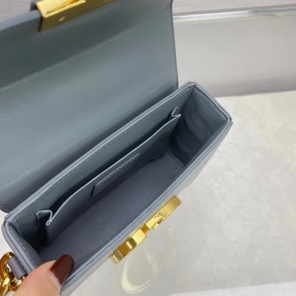 【原版皮】迪奥/Dior 30Montaigne Mini Box全皮系列，极简，高级的，带着随性的慵懒感觉，虽然说是小号，容量也是很能打的，上身无敌好看，款号：M9204