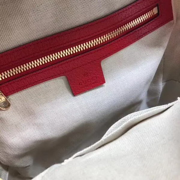 【原版皮】古驰/Gucci 苹果双肩背包，融入了卡通风格的苹果图案，与品牌的双G字母交织图案巧妙搭配，这款背包采用拉链前袋，背面为科技网布材质，款号：601296