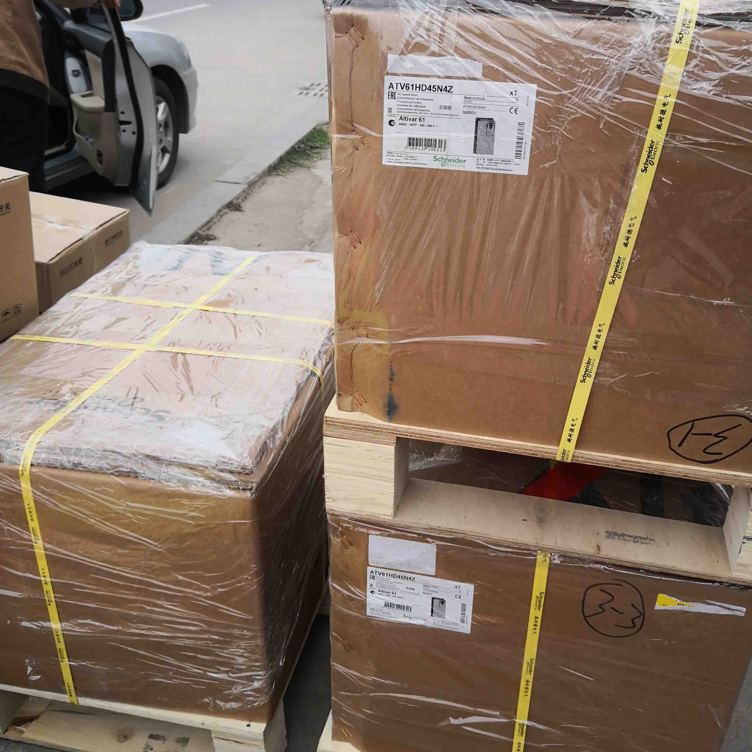 ATV61HD45N4Z Schneider Variable speed drive 45kW Brandy Original Factory Sealed New