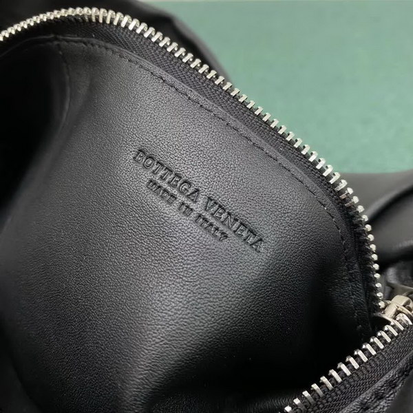 【原版皮】宝缇嘉/BV 打结包，饺子称号，仙女一定要入手，日常百搭，容量实在优秀，质感好的没得说，很能装哦，款号：629635