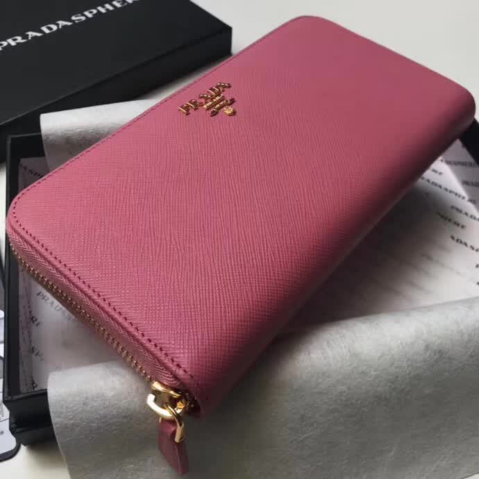 【原版皮】普拉达/Prada 拉链钱夹，选用十字纹小牛皮裁制而成，正面点缀金色散字徽标，尽显高档时尚，低调而又奢华，款号：1ML506