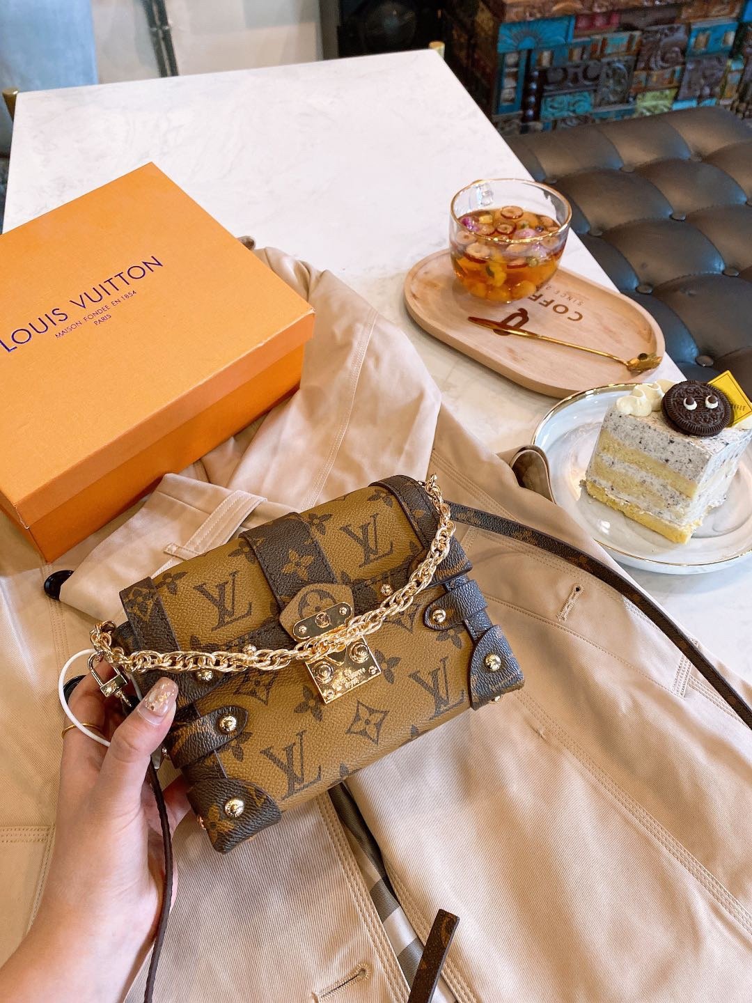 LOUIS VUITTON LB0612005020103 size: 17x12cm