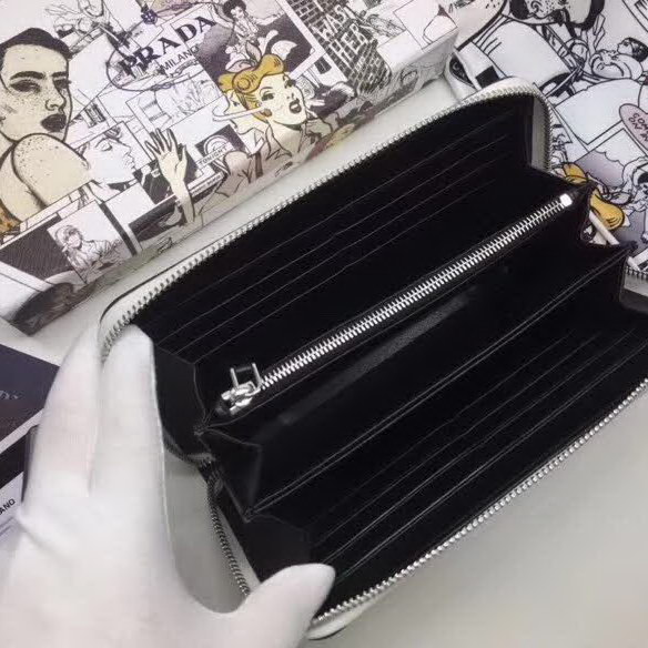 【原版皮】普拉达/Prada 拉链钱夹，选用十字纹牛皮裁制而成，饰以黑色经典丝印徽标，风格优雅简约，款号：2ML317