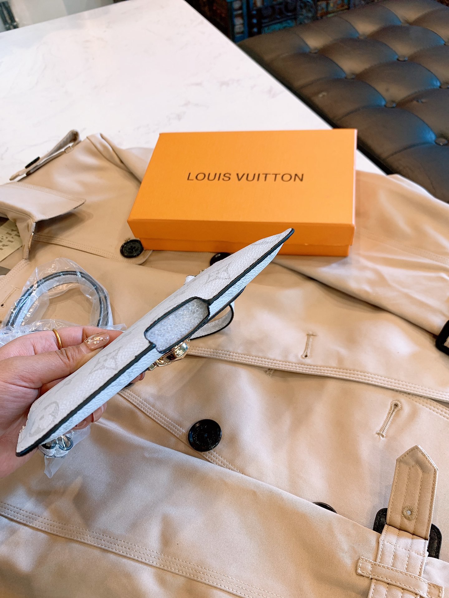 LOUIS VUITTON LB0012005020113 size: 18cm