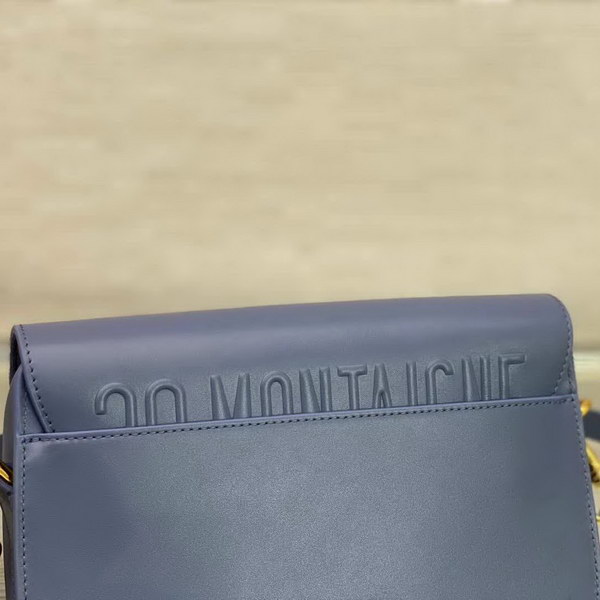 【原版皮】迪奥/Dior bobby 手袋，复古CD logo，硬挺的包身，五金做旧增加了复古感，不易磨损，采用光面牛皮革精心制作，饰以复古金色五金配件提升格调，柔软而富有质感，点缀有军装风格搭扣，款号：M9319