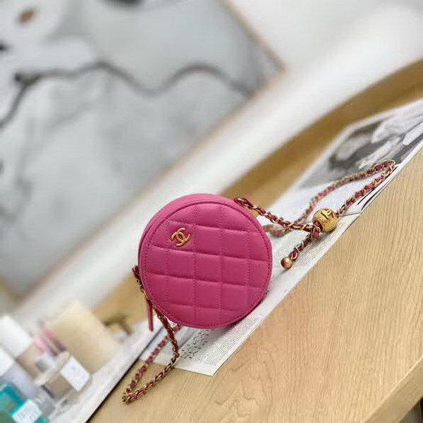 【原版皮】香奈儿/Chanel 金球系列小圆饼包，采用小羊皮精心裁制而成，柔软细腻搭配这季最火爆的链条，神奇的小金球能控制肩带长短，平时出门带的口红车钥匙纸巾都能放，款号：AS0366