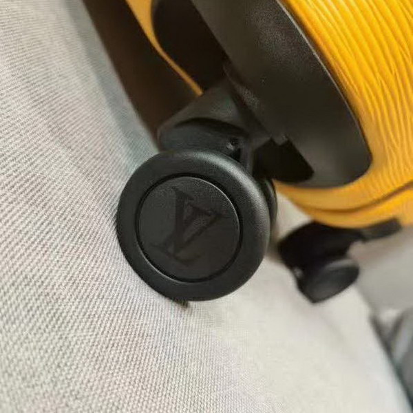 路易威登/LV 旅行箱，釆用经典水波纹系列，变色皮，铝制宽拉杆时尚大气，独特设计理念，时尚潮流，众多明星同款