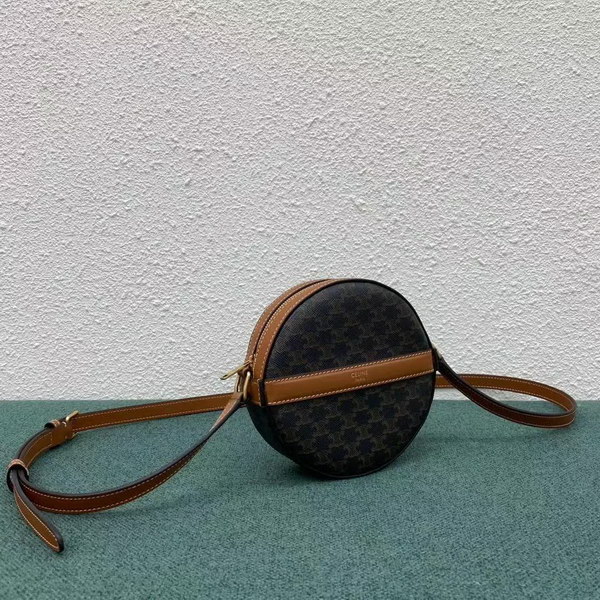 【原版皮】赛琳/Celine 圆饼包，时尚圈里的小可爱,高颜值，有点帅又加点可爱，肩带随意调节，尺寸小巧可随身携带，款号：100342