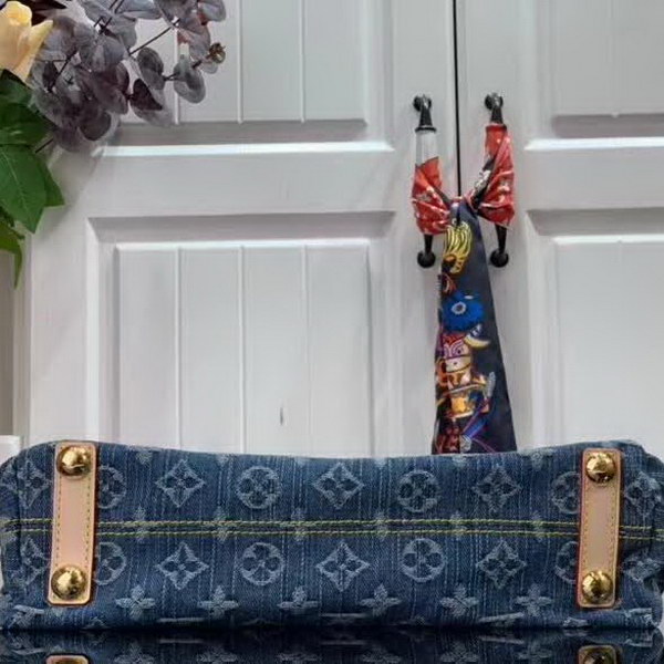 【原版皮】路易威登/LV 中古系列牛仔布手提包，选用丹宁材质铺陈Monogram图案，彰显手袋的同时囊括功能性细节，精巧点缀金色金属件，款号：M95050