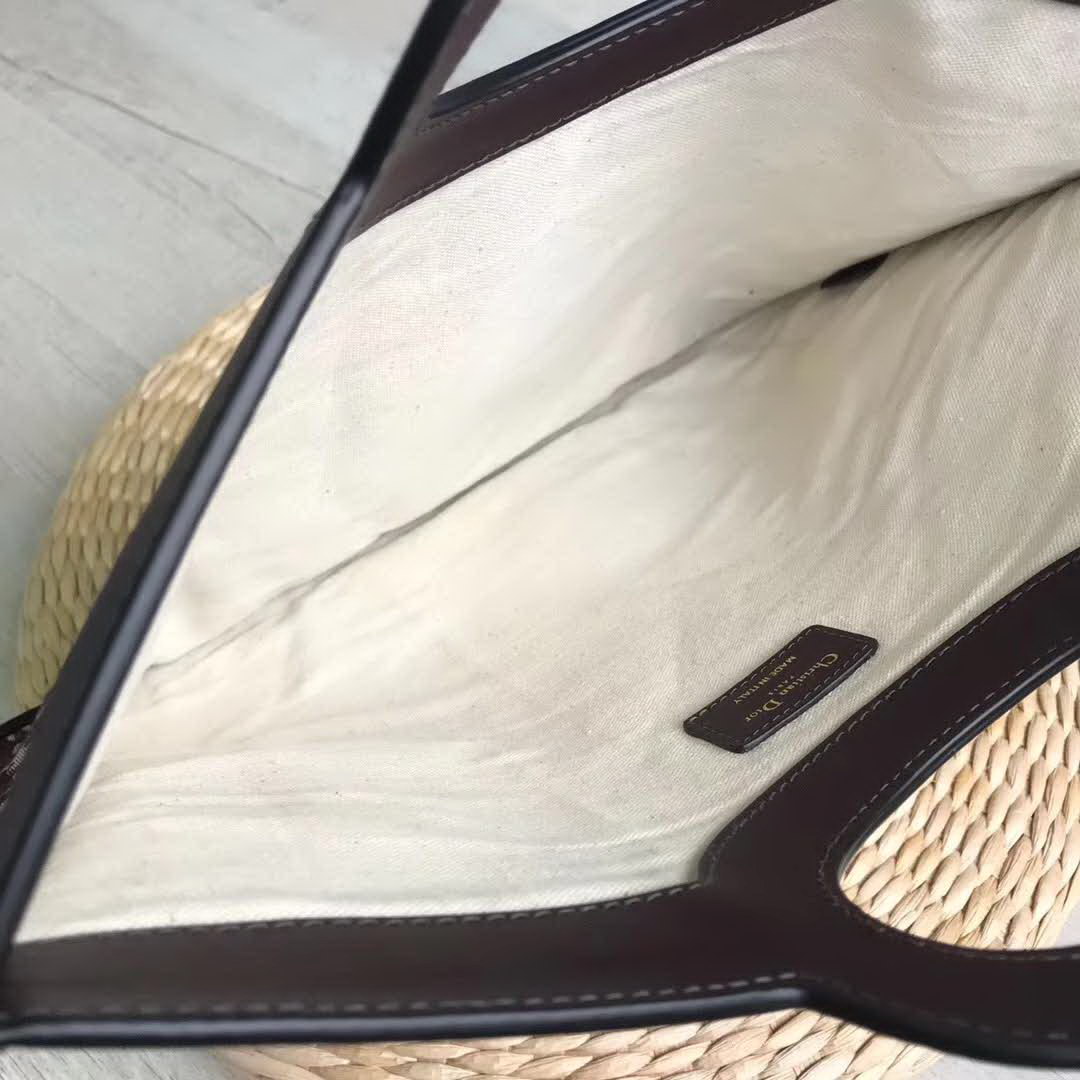 【原版皮】迪奥/Dior 翻折提花手包，选用Oblique提花帆布搭配同色系牛皮皮革裁制而成，缀以CD徽标锁扣，复古味满满哒，上班逛街都可以用，款号：M6758