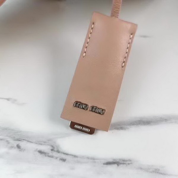 【原版皮】缪缪/Miu Miu 肩背包，采用小进口土耳其绵羊皮材质精心裁制而成，手感细腻柔软，内里三隔层，款号：5BD015