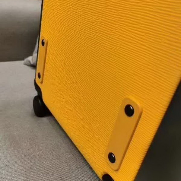 路易威登/LV 旅行箱，釆用经典水波纹系列，变色皮，铝制宽拉杆时尚大气，独特设计理念，时尚潮流，众多明星同款