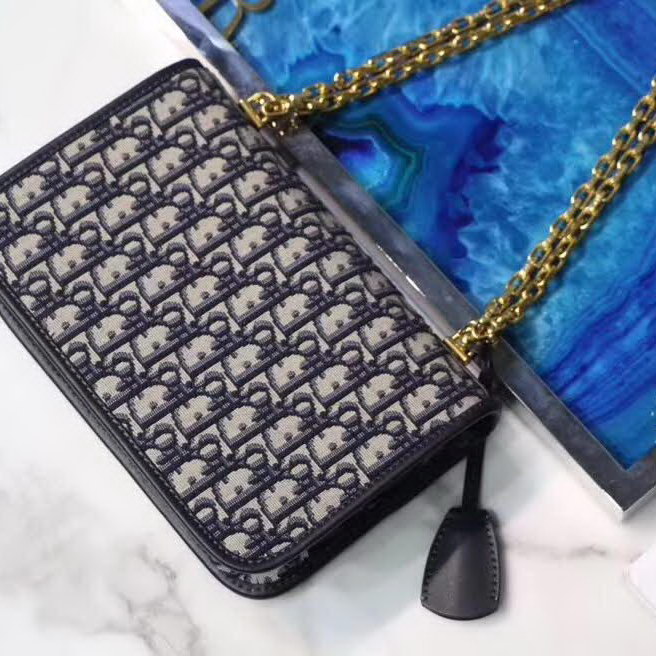 【原版皮】迪奥/Dior 肩背包，选用Oblique提花帆布搭配同色系牛皮皮革裁制而成，饰以品牌字母徽标锁扣