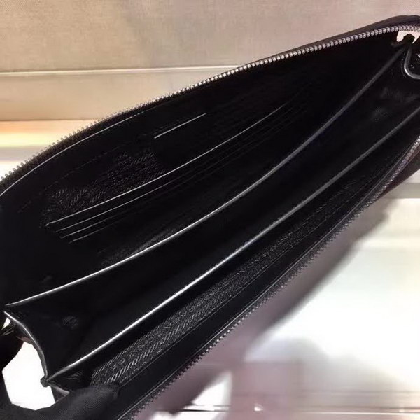 【原版皮】普拉达/Prada 男士手包，采用小牛皮材质，充分呈现充满现代感和阳刚之气的迷人魅力，颇具功能性，非常实用，款号：2VF018