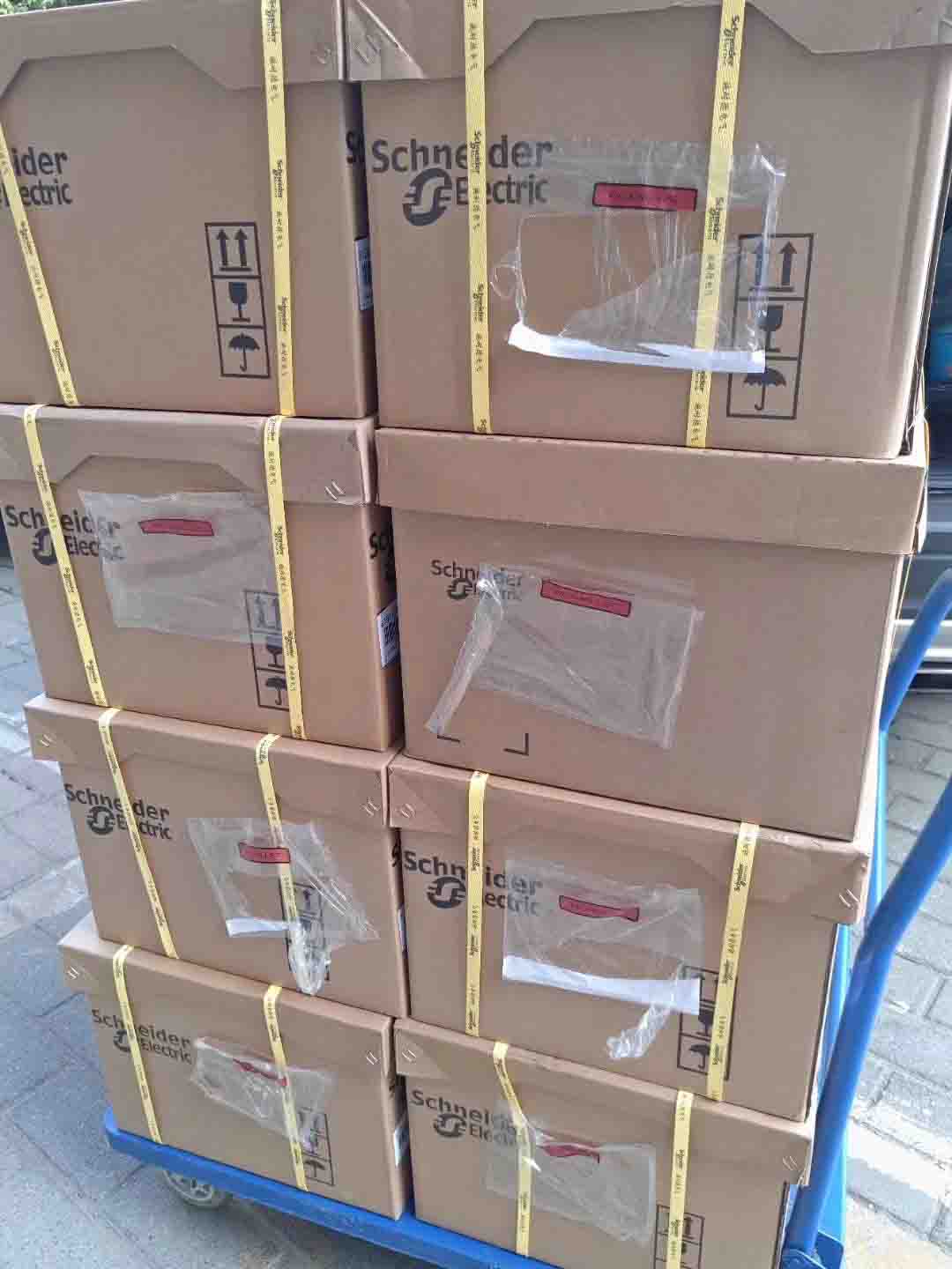 ATV61HD22N4Z Schneider Variable speed drive 30HP Brandy Original Factory Sealed New