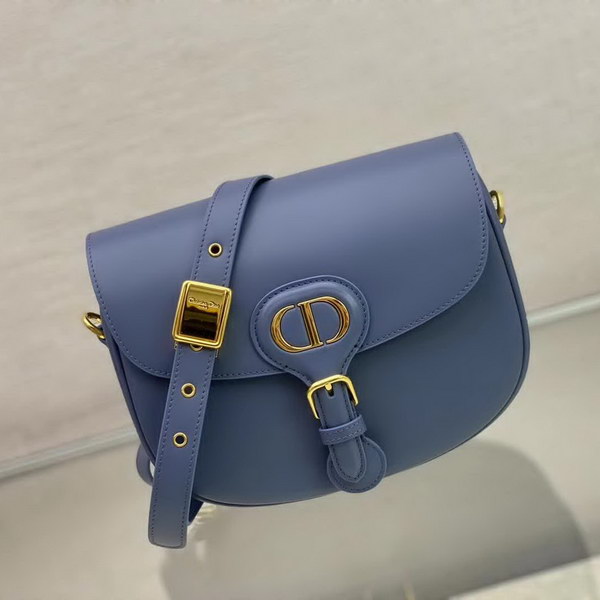 【原版皮】迪奥/Dior bobby 手袋，复古CD logo，硬挺的包身，五金做旧增加了复古感，不易磨损，采用光面牛皮革精心制作，饰以复古金色五金配件提升格调，柔软而富有质感，点缀有军装风格搭扣，款号：M9319