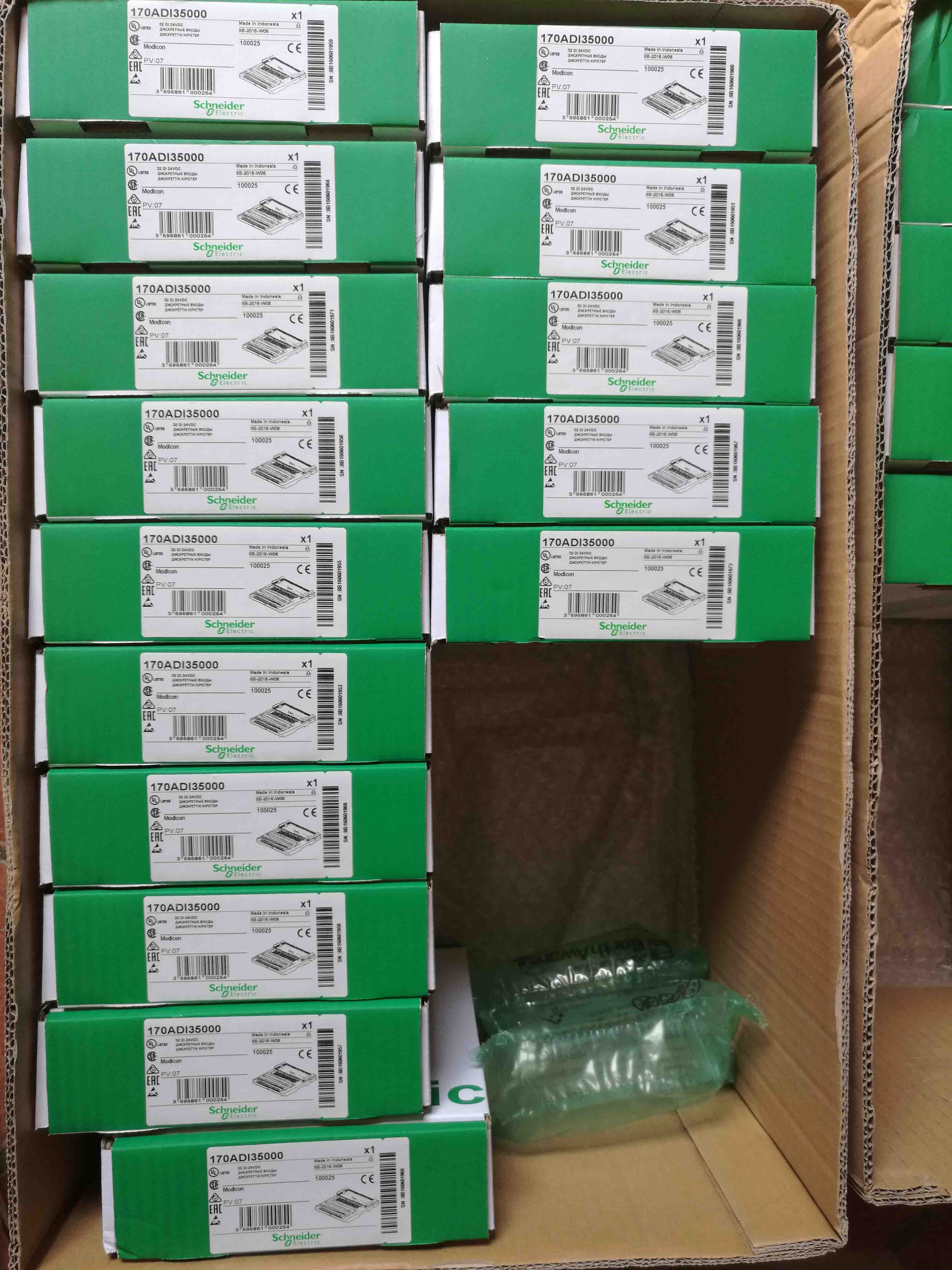 170ADI35000 Schneider Discrete input module Modicon Momentum Original Factory Sealed New