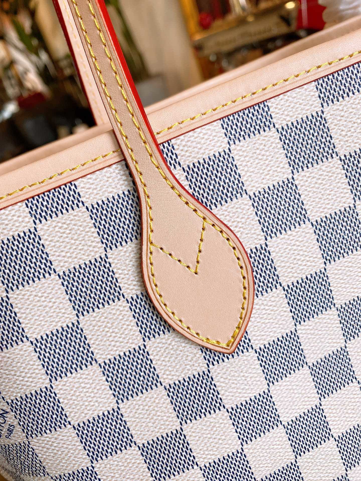 LOUIS VUITTON LB0122005020110 size: 32x15x29cm