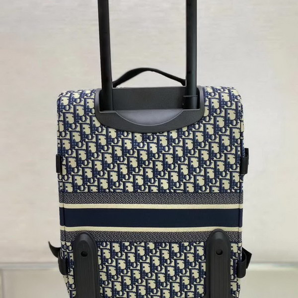 【原版皮】迪奥/Dior oblique 旅行箱，经典特制oblique老花布料自带高级感，因为是特制面料 所以箱子很轻，面料不会皱皱的哦，尺寸符合国际登机标准，容量颜值通通在线