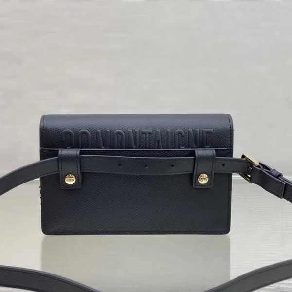 【原版皮】迪奥/Dior 30Montaigne 腰包WOC二合一，采用多功能设计，正面饰以CD元素，展现30 Montaigne系列产品的标志性外观，可搭配腰带佩戴，肩背，斜挎或作为手拿包使用