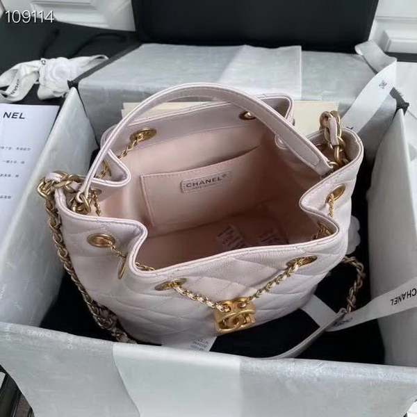 【原版皮】香奈儿/Chanel 新款抽绳包，选用小羊皮经过特殊工艺抛光，皮面略微亮闪闪，增加了耐磨度同时又超质感，经典的菱格纹设计，双C纽扣设计，19的皮穿金属粗链条，款号：AS1900