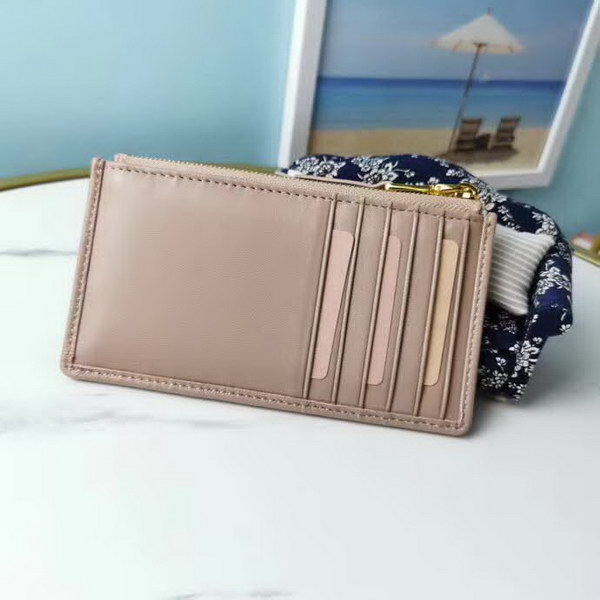 【原版皮】缪缪/Miu Miu 拉链钱夹，采用小羊皮材质精心裁制而成，Matelasse花纹图案，内里标识烫字，款号：5MB006