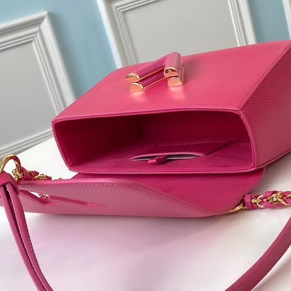 【原版皮】路易威登/LV Twist 手袋，采用简约纯色渲染标志性Epi皮革，再以哑光金属件释放前卫张力，小巧构型搭配波浪底部设计，暗藏充裕容量玄机，款号：M50282