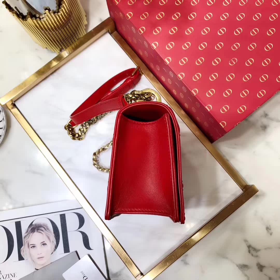 【原版皮】迪奥/Dior 链条包，选用小羊皮裁制而成，缀以饰钉 Archicannage藤格纹图案，徽章锁扣，美得不要不要的