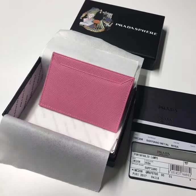 【原版皮】普拉达/Prada 卡包，选用十字纹牛皮裁制而成，精湛走线均匀整齐，油边顺滑，做工精致如图可见，款号：1MC208