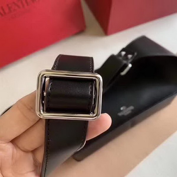 【原版皮】华伦天奴/Valentino 腰包，采用进口南非皮精心裁制而成，涂鸦大logo，简易设计，容量大，男生女生都可以用哦，款号：0056