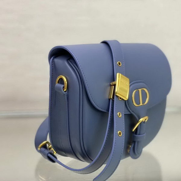 【原版皮】迪奥/Dior bobby 手袋，复古CD logo，硬挺的包身，五金做旧增加了复古感，不易磨损，采用光面牛皮革精心制作，饰以复古金色五金配件提升格调，柔软而富有质感，点缀有军装风格搭扣，款号：M9319