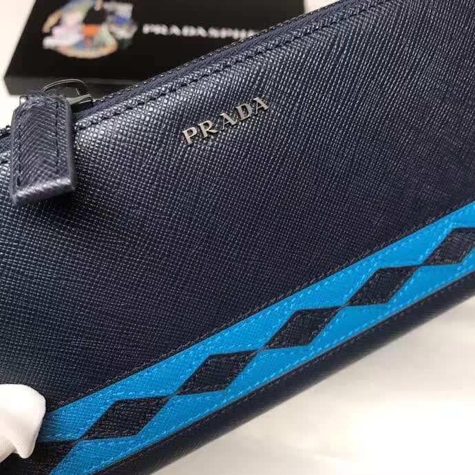 【原版皮】普拉达/Prada 拉链钱夹，选用十字纹牛皮裁制而成，饰以菱形拼色，精湛走线均匀整齐，油边顺滑，款号：2ML317