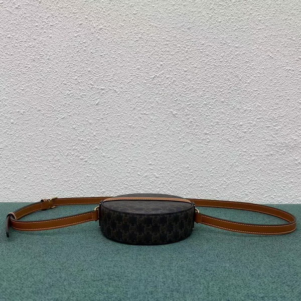 【原版皮】赛琳/Celine 圆饼包，时尚圈里的小可爱,高颜值，有点帅又加点可爱，肩带随意调节，尺寸小巧可随身携带，款号：100342